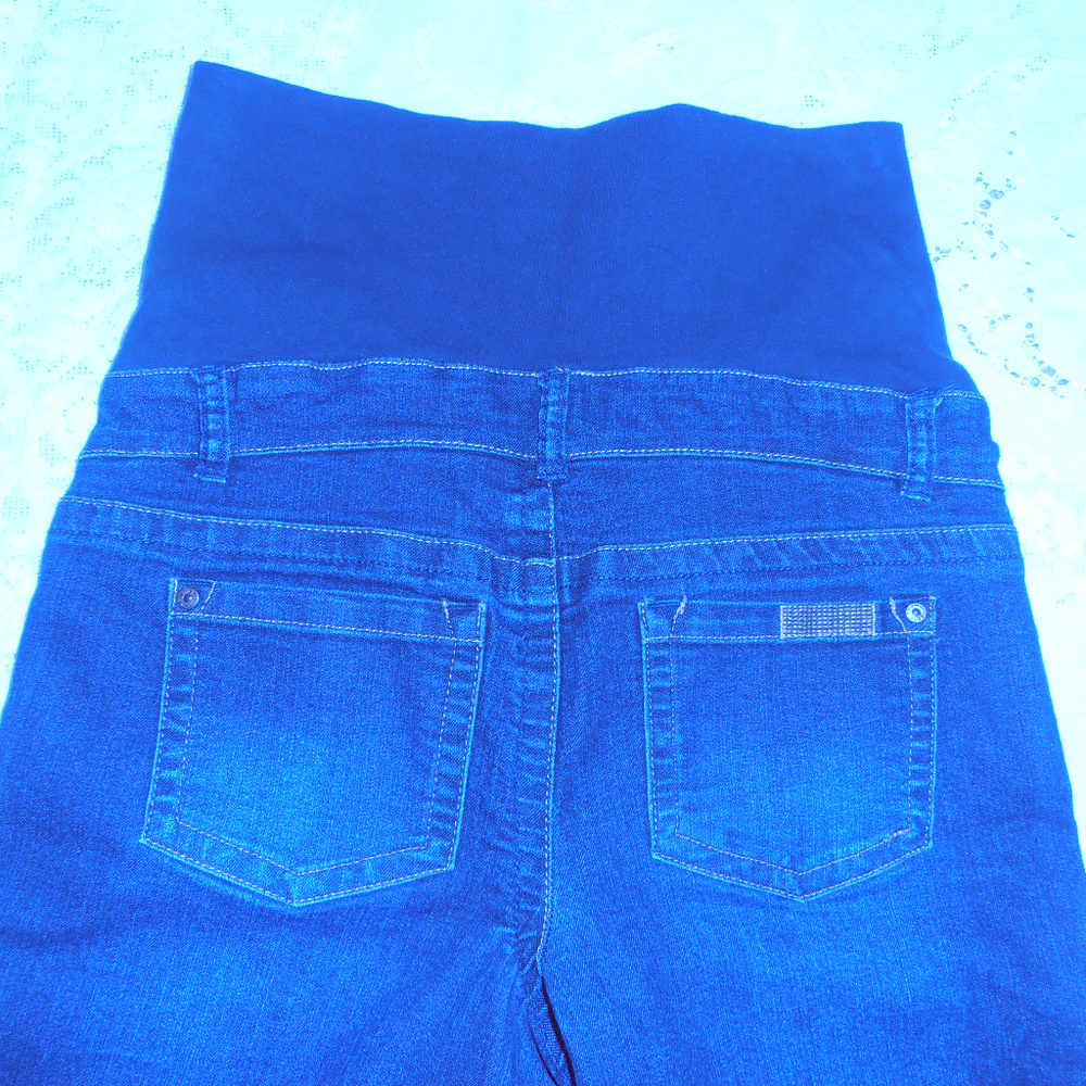 Bootcut Rinse Maternity Jean - Picture 4 of 6